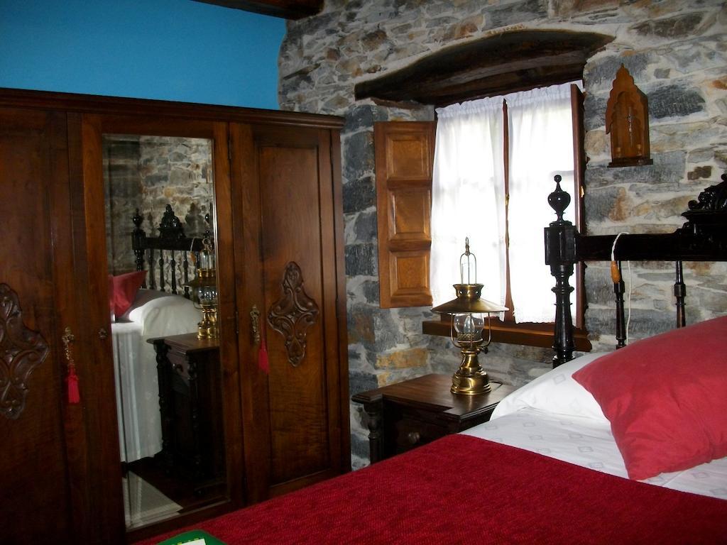 Casa De Aldea Los Glayus Guest House Luarca Room photo